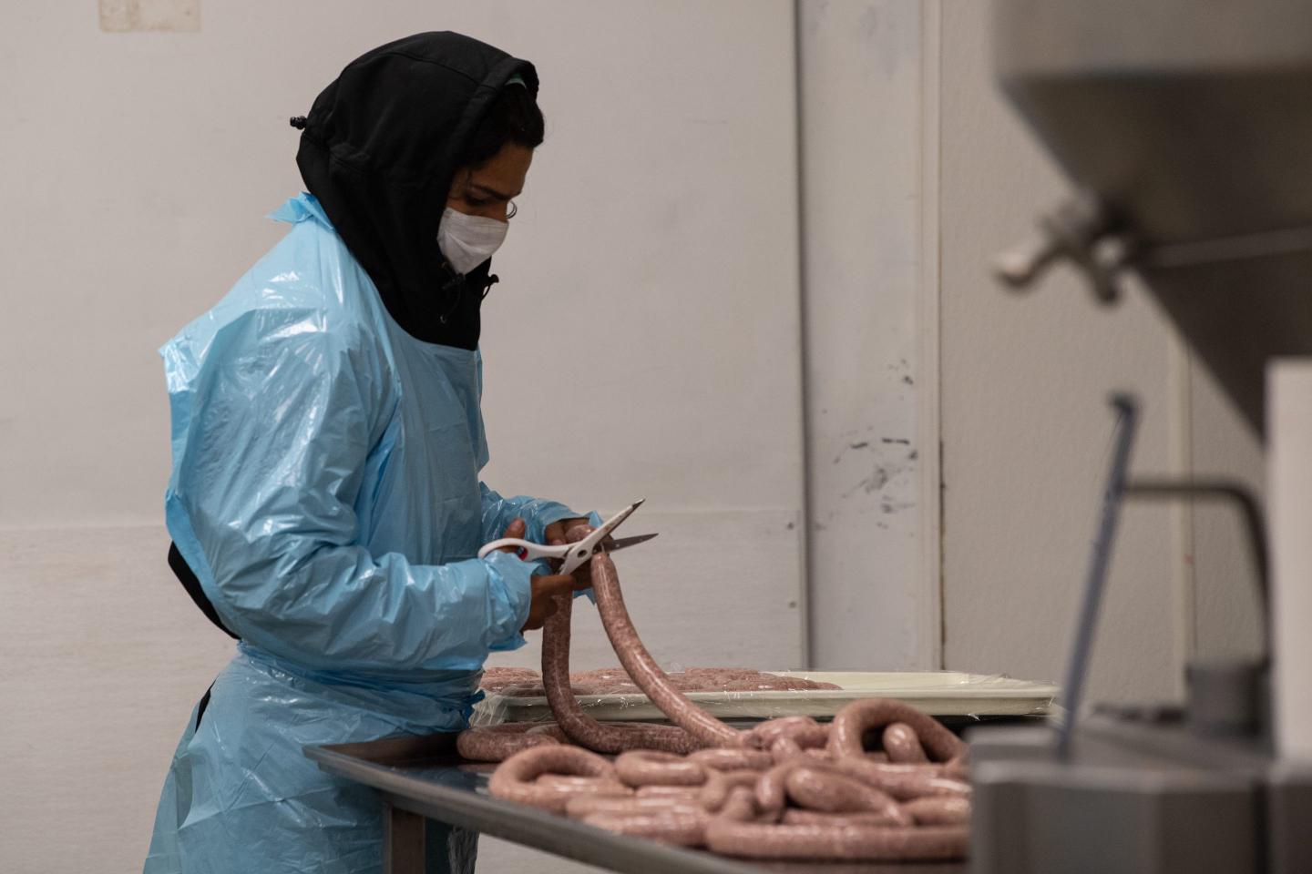 At least 59,000 meat workers got COVID-19 in pandemic’s first year, report says