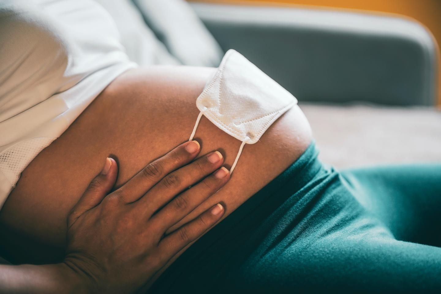 Pregnant and sick with COVID: Some women regret not getting the vaccine