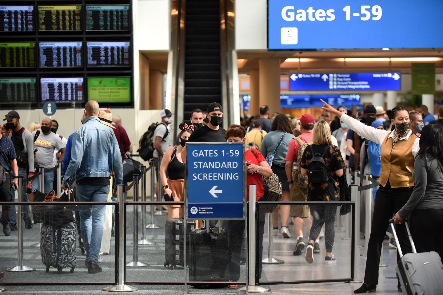 Americans opt to stick closer to home as the pandemic disrupts holiday travel plans