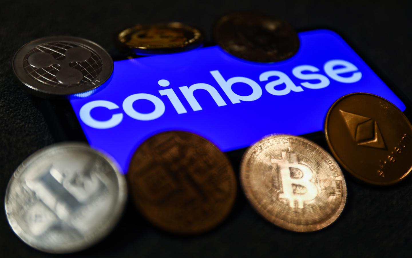 Crypto wallet Coinbase goes offline, leaving customers unable to trade