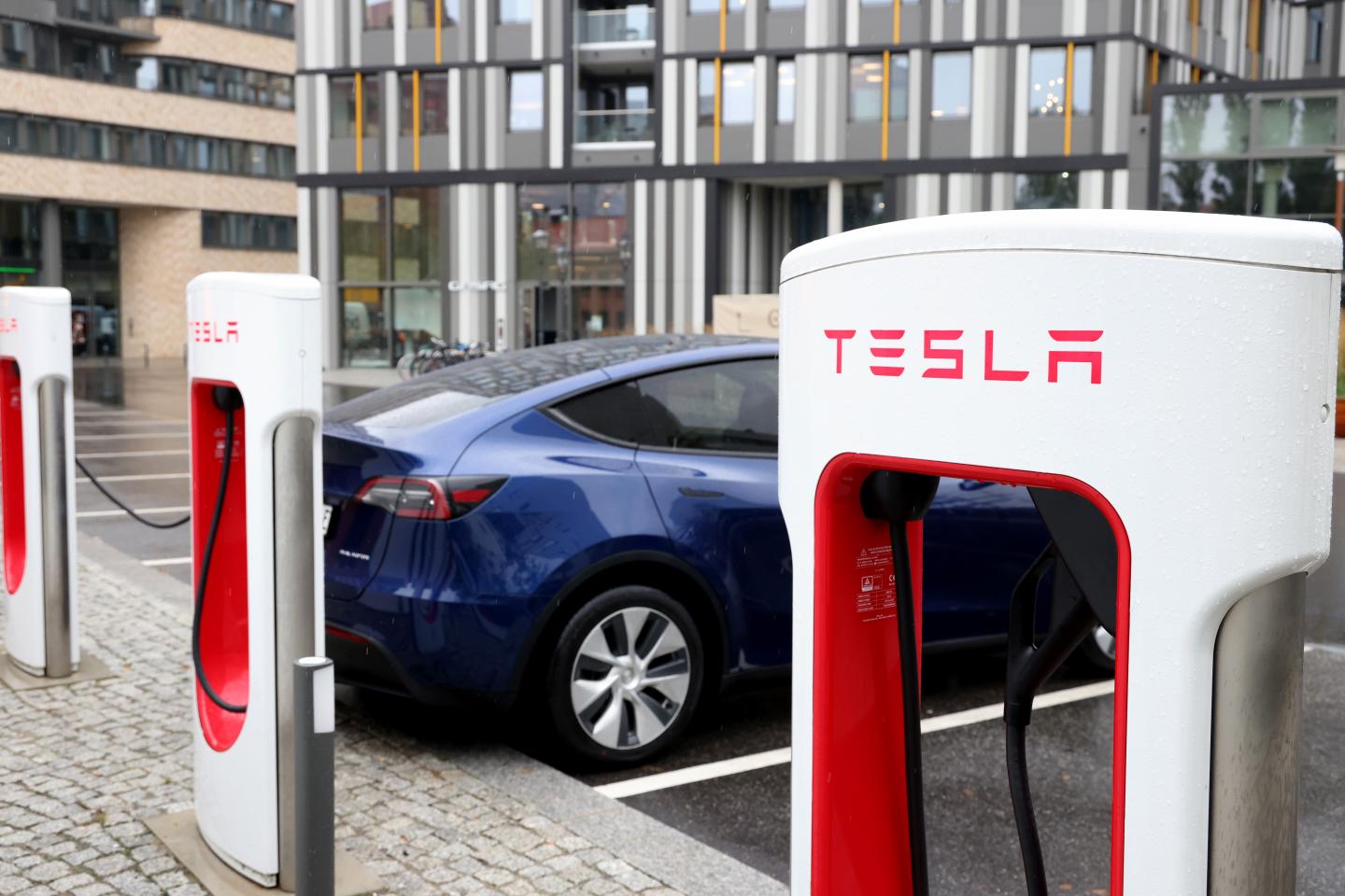 EV sales surpass dirty diesel in Europe for the first time—with plenty of help from Tesla