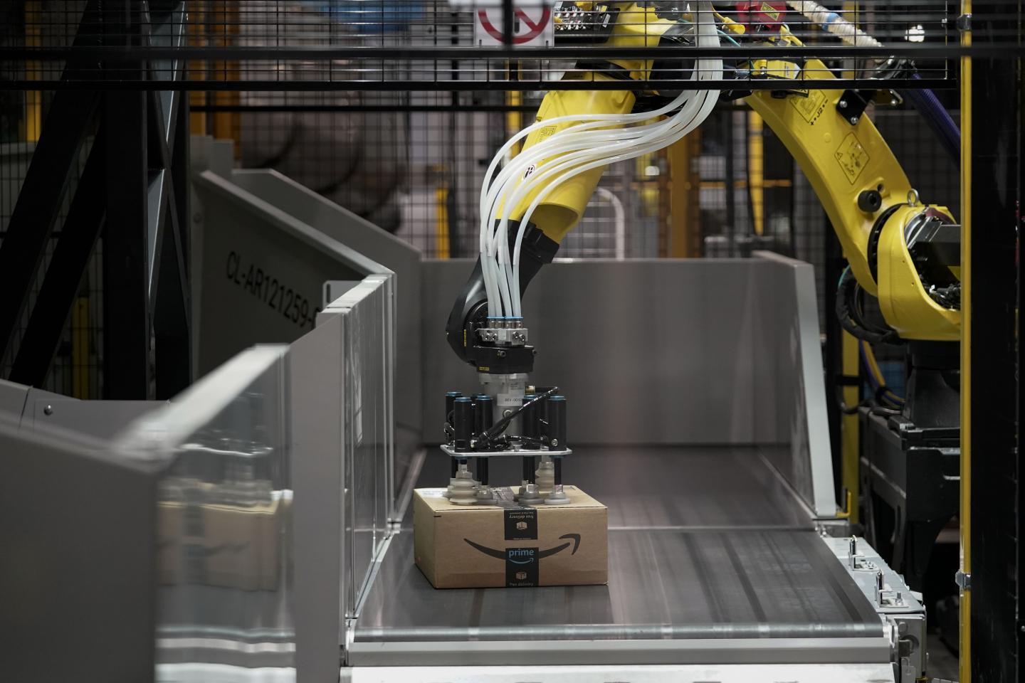 $174 billion wipeout: Amazon and Apple sink in brutal overnight sell-off