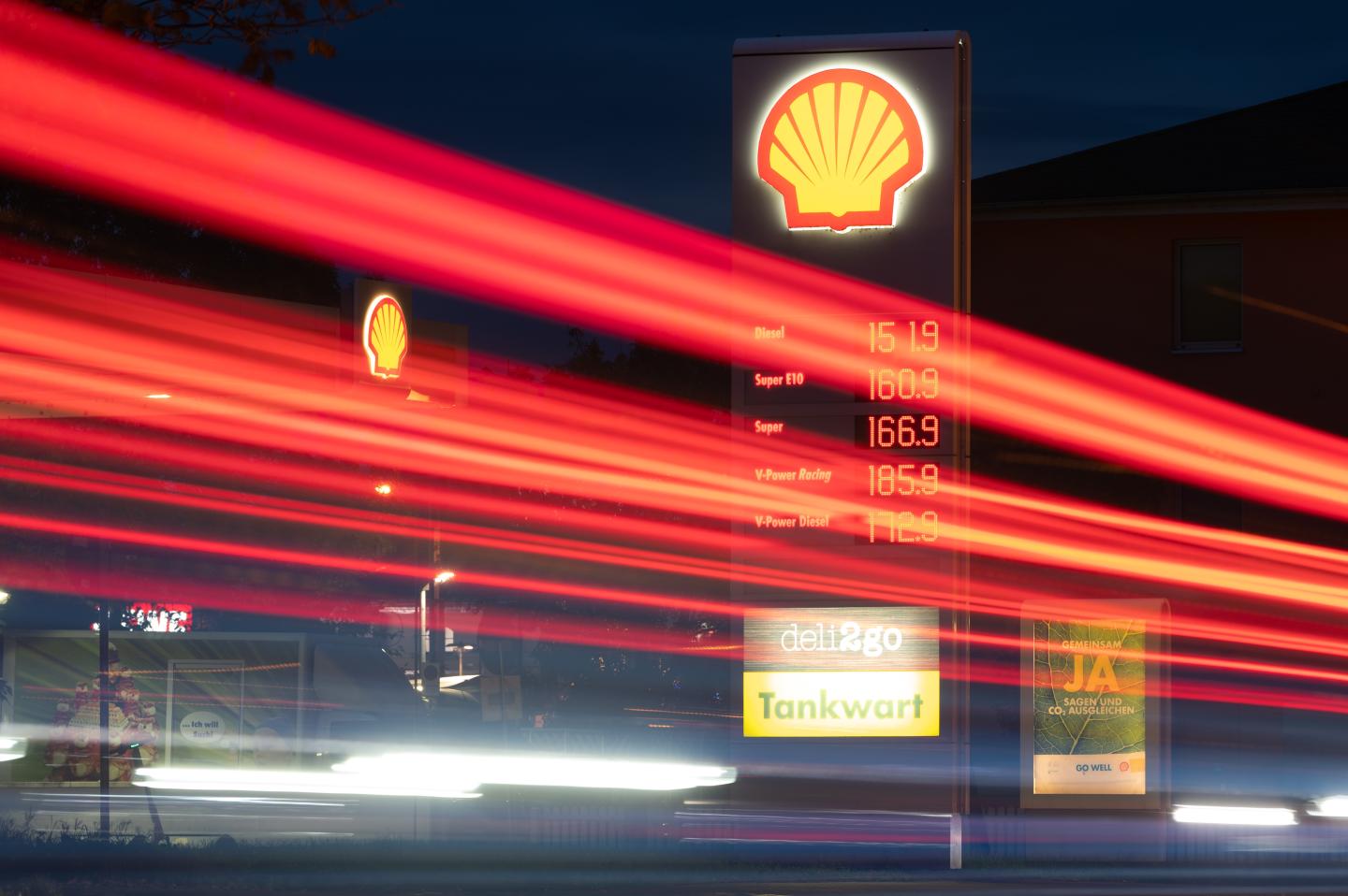As breakup calls grow louder, Shell delivers an earnings dud