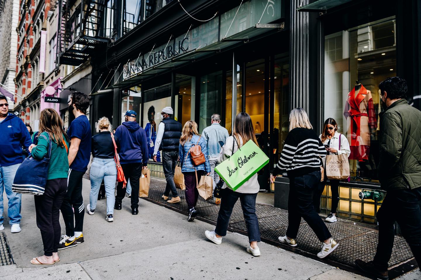U.S. consumer spending rose 0.6% in September as inflation and supply shortages worsen