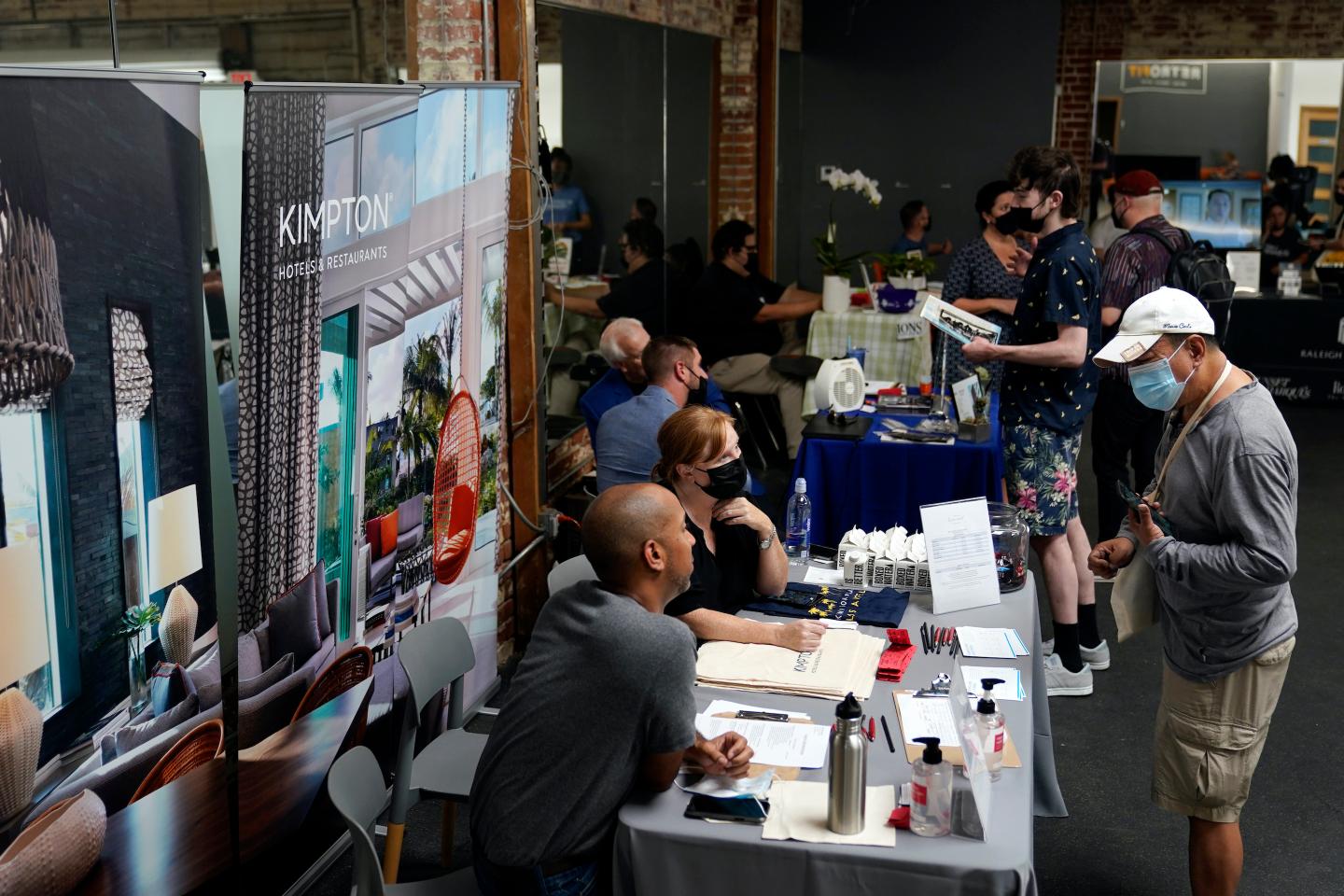 Unemployment claims fall to a new pandemic low of 269,000