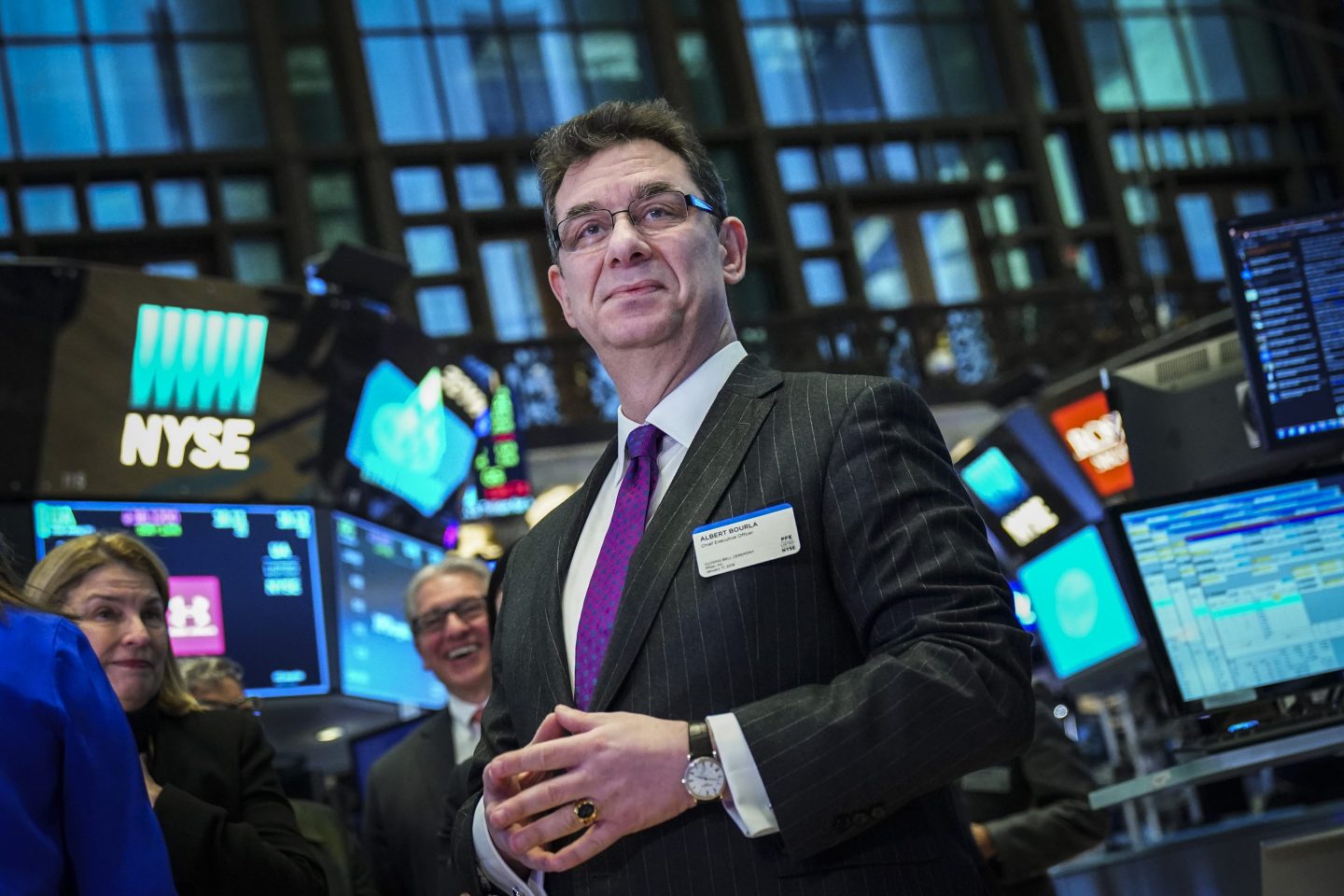 Investors are betting that Pfizer’s ‘game-changing’ antiviral pill will reduce demand for COVID vaccines