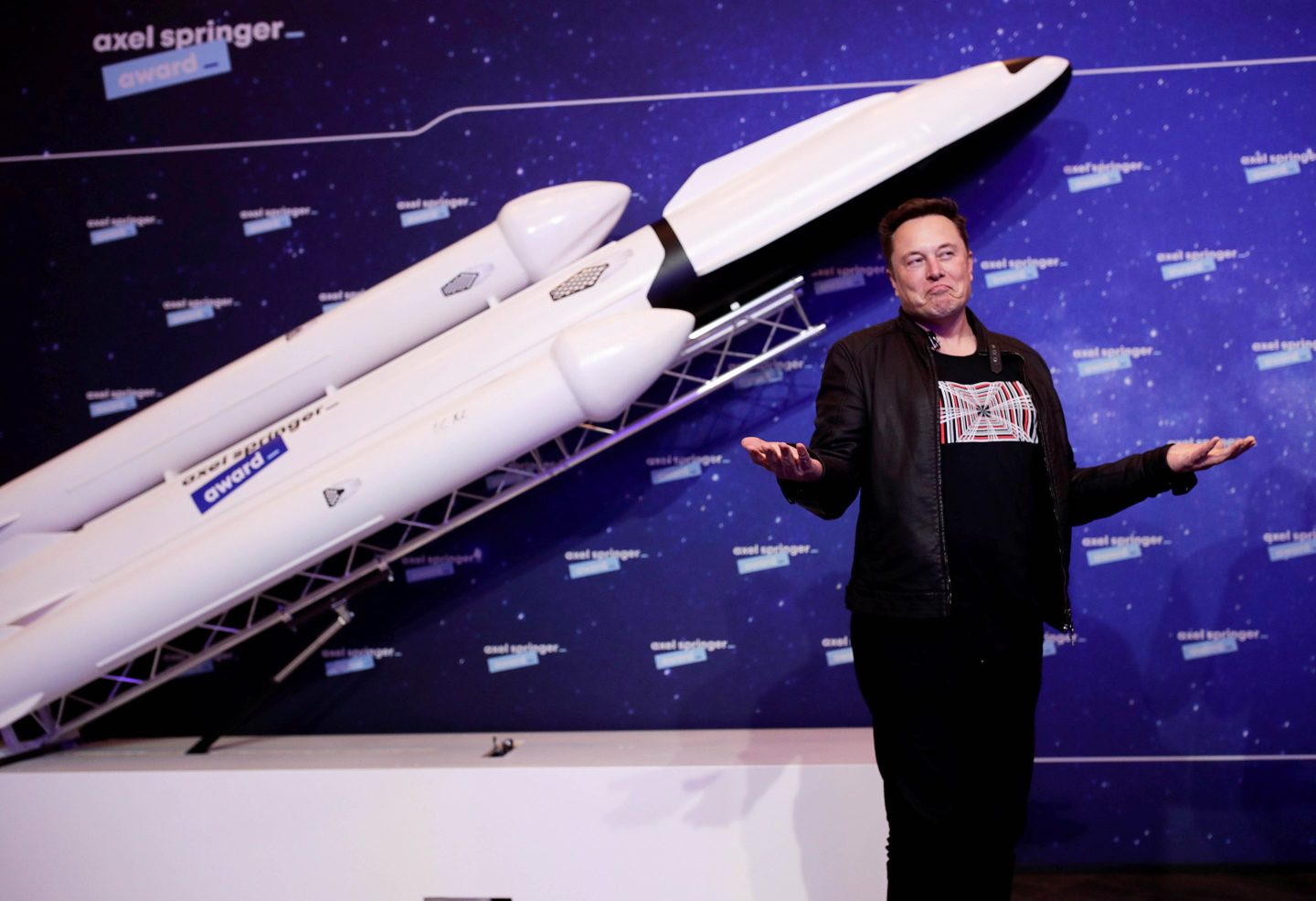 BERLIN, GERMANY DECEMBER 01:  SpaceX owner and Tesla CEO Elon Musk arrives on the red carpet for the Axel Springer Award 2020 on December 01, 2020 in Berlin, Germany.  (Photo by Hannibal Hanschke-Pool/Getty Images)