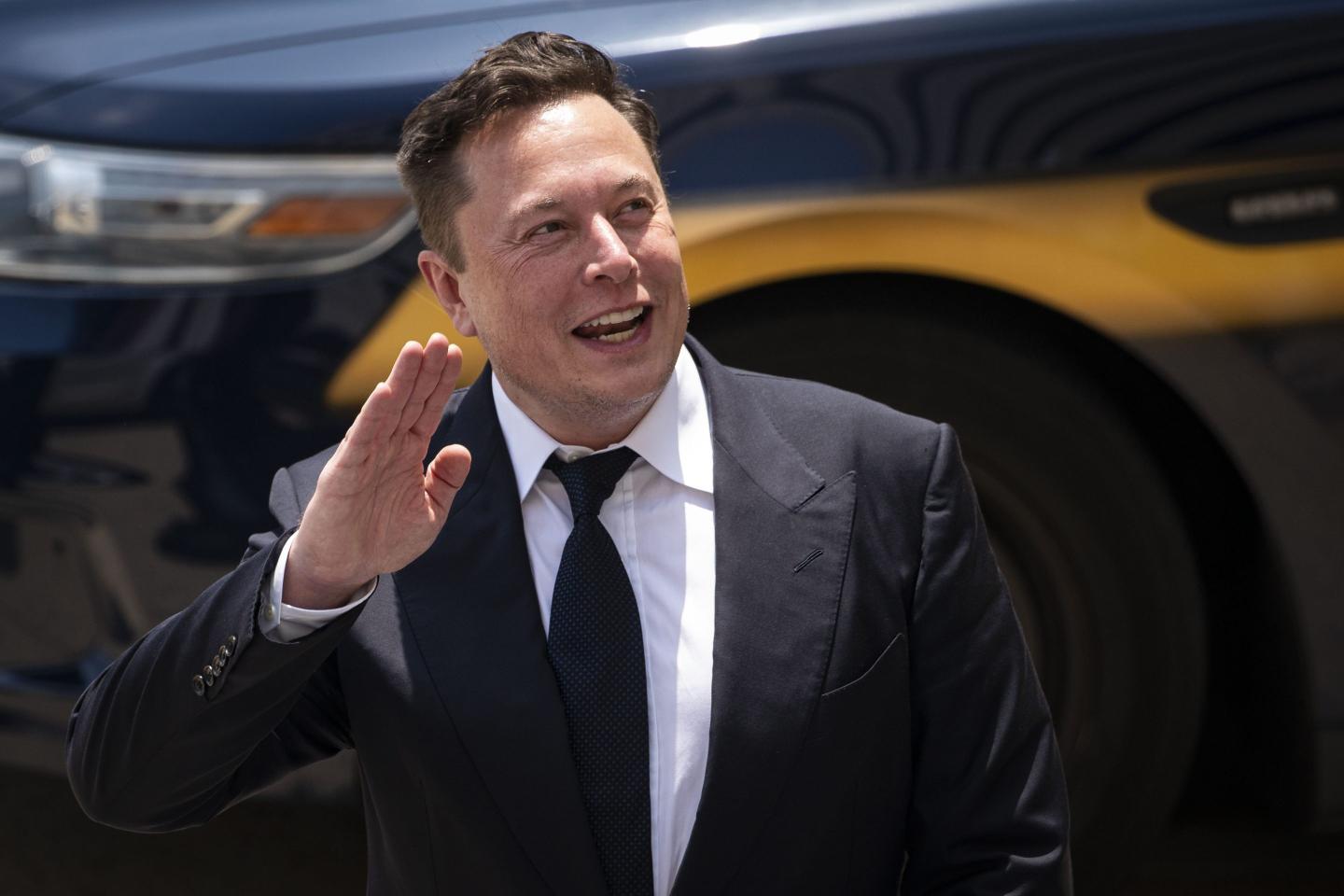 The top 10 highest paid CEOs of the Fortune 500