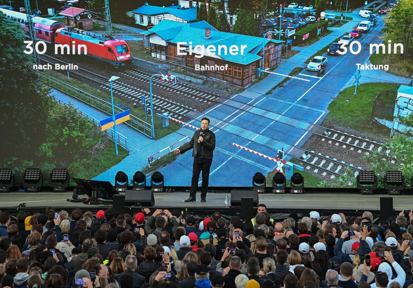 Elon Musk has now sold more than half the Tesla stock Twitter told him to