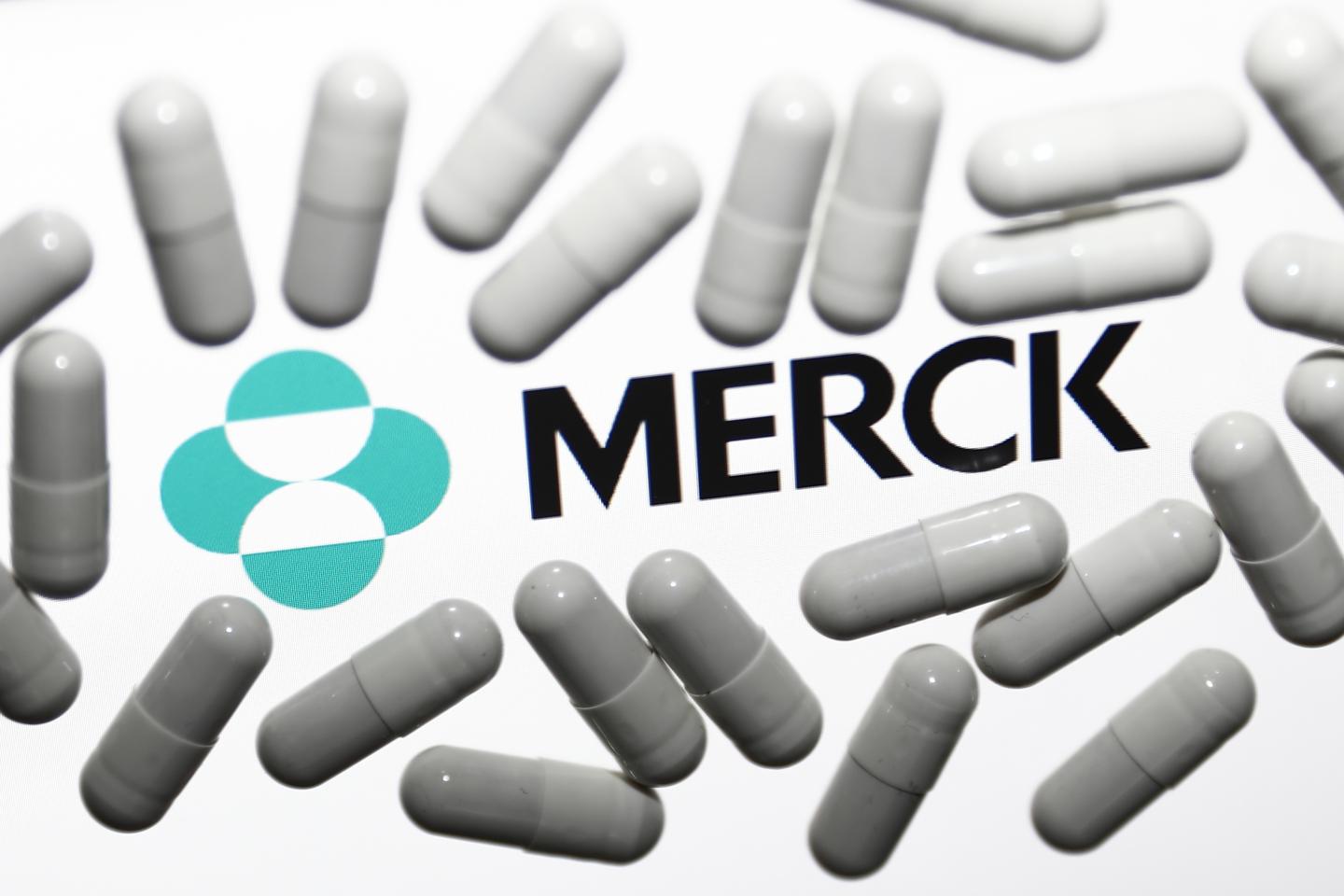 Merck’s new COVID-19 antiviral pill gets its first national approval—from the U.K.