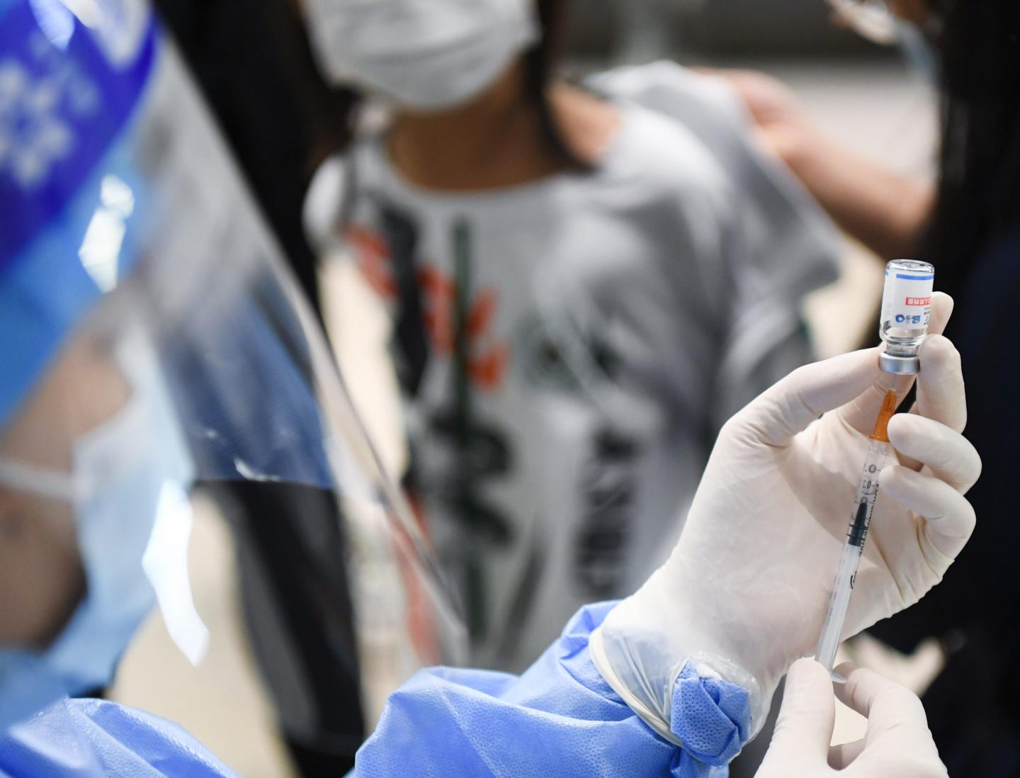 Bill Gates–backed Chinese vaccine maker valued at $2 billion thanks to COVID jab that’s especially potent against Delta