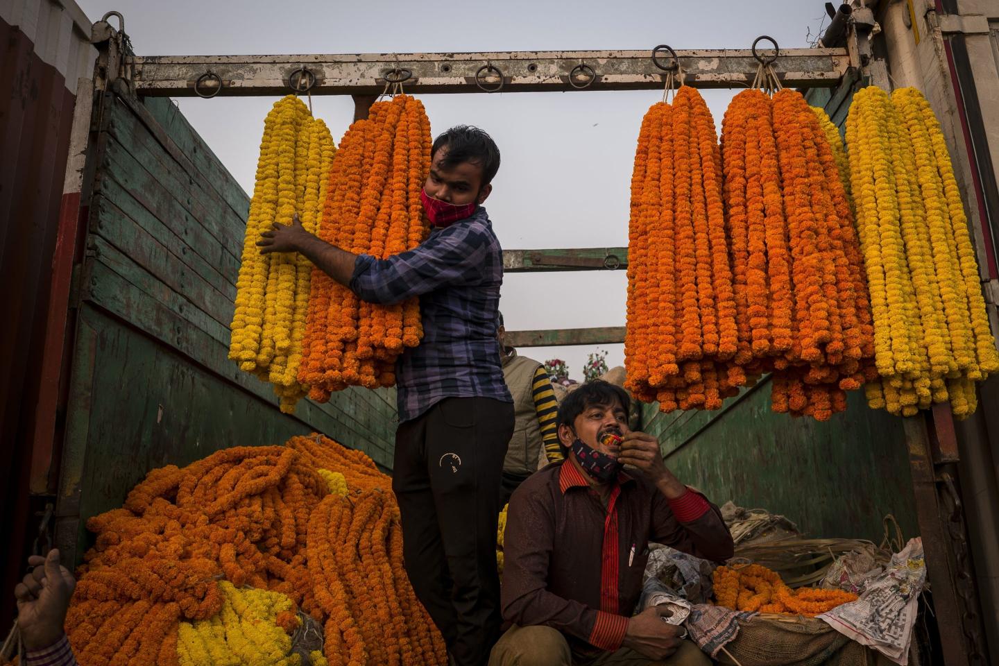 India drops COVID travel restrictions for vaccinated tourists from 99 countries after 20 months