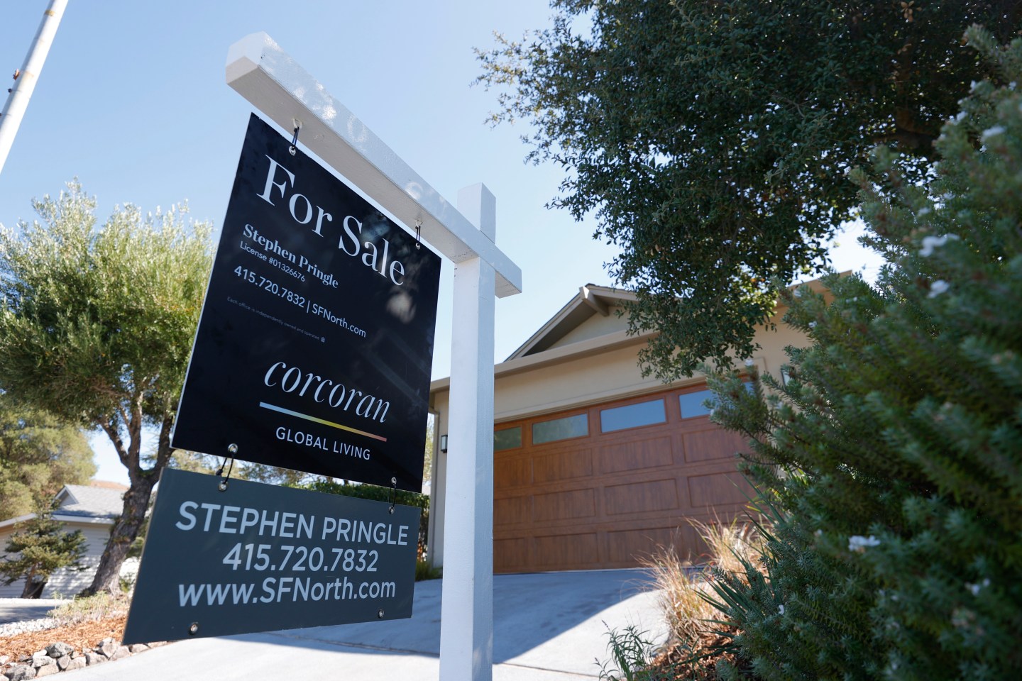 Zillow is killing its home-flipping business.