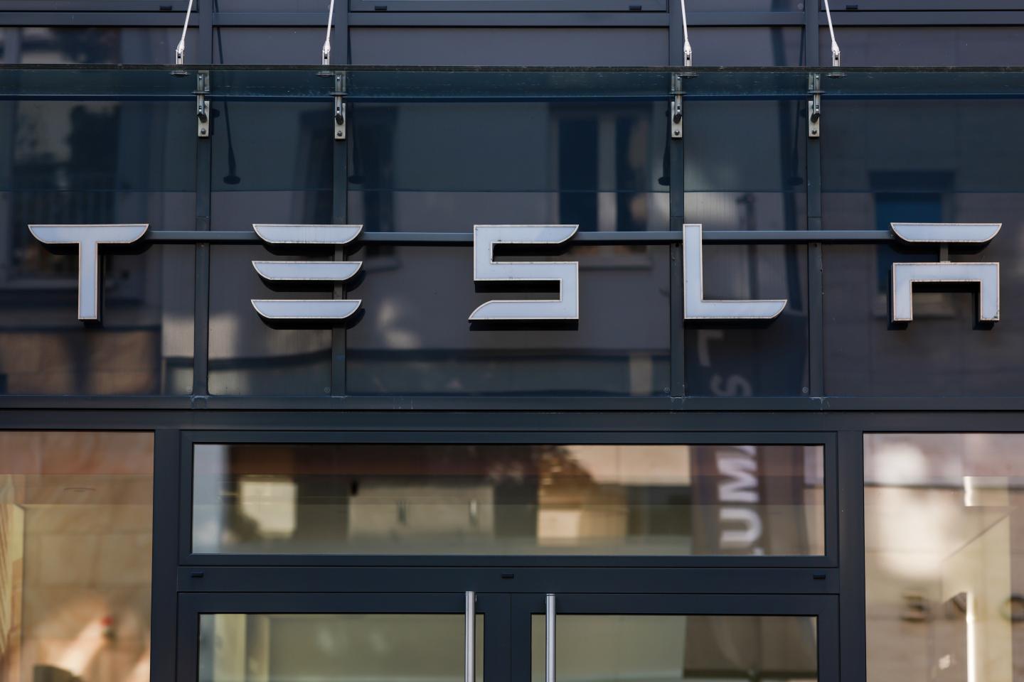 The 7 Elon Musk tweets that have sent Tesla shares on a rollercoaster ride