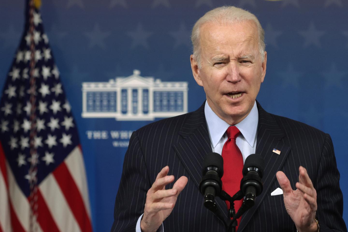 President Biden eats his Thanksgiving meal at $30 million Nantucket home of private equity billionaire David Rubenstein