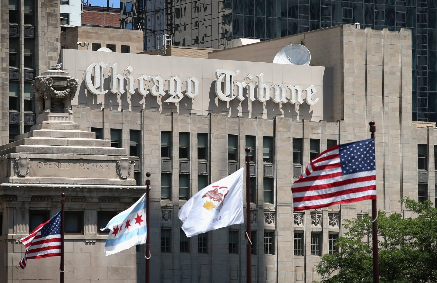 Chicago Tribune sign