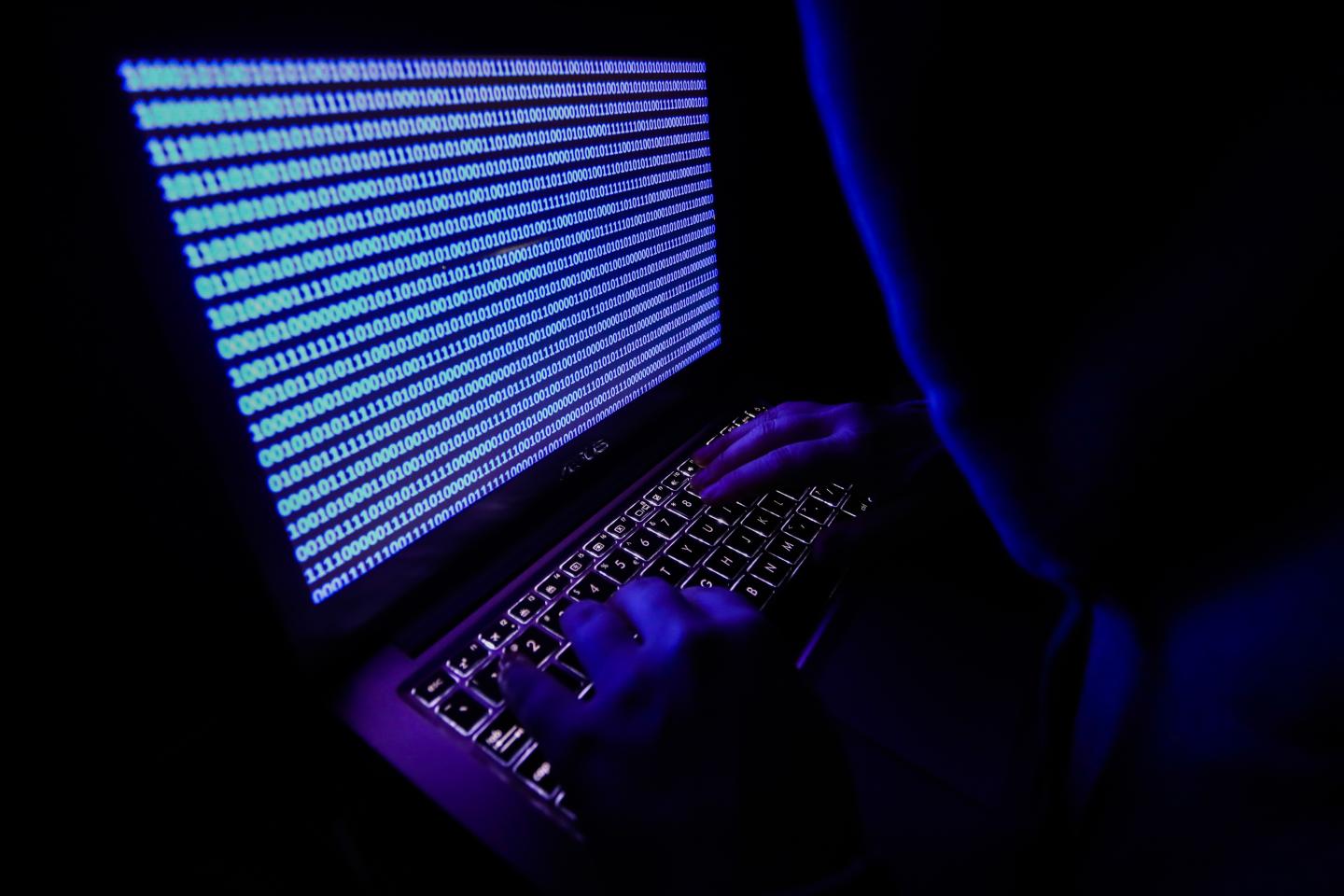 Discovery of major software vulnerability unleashes race to patch it