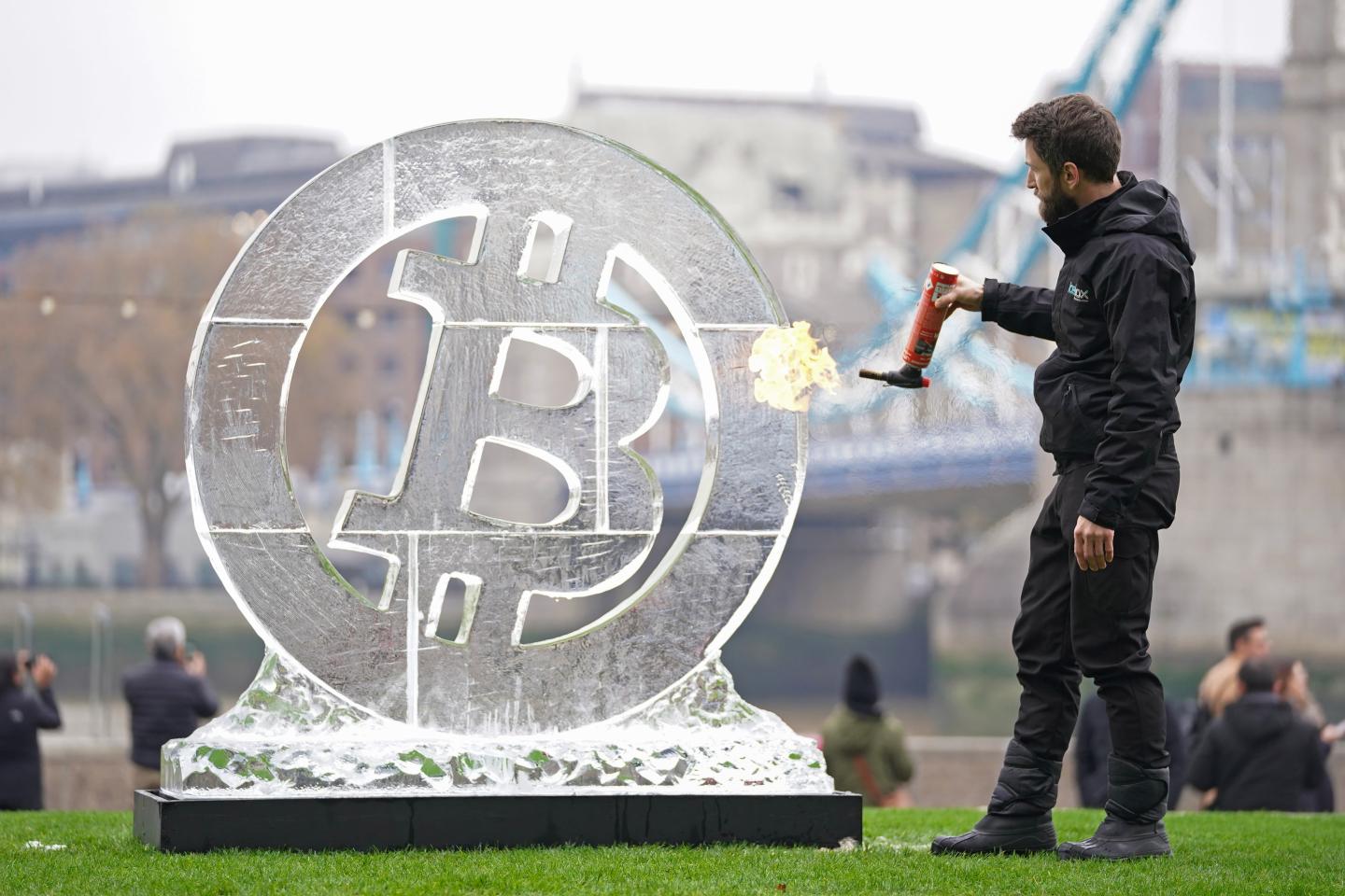 Bitcoin, Ether and Shiba Inu slump as money managers say crypto is the ‘top contender’ for a ‘major correction’ in 2022