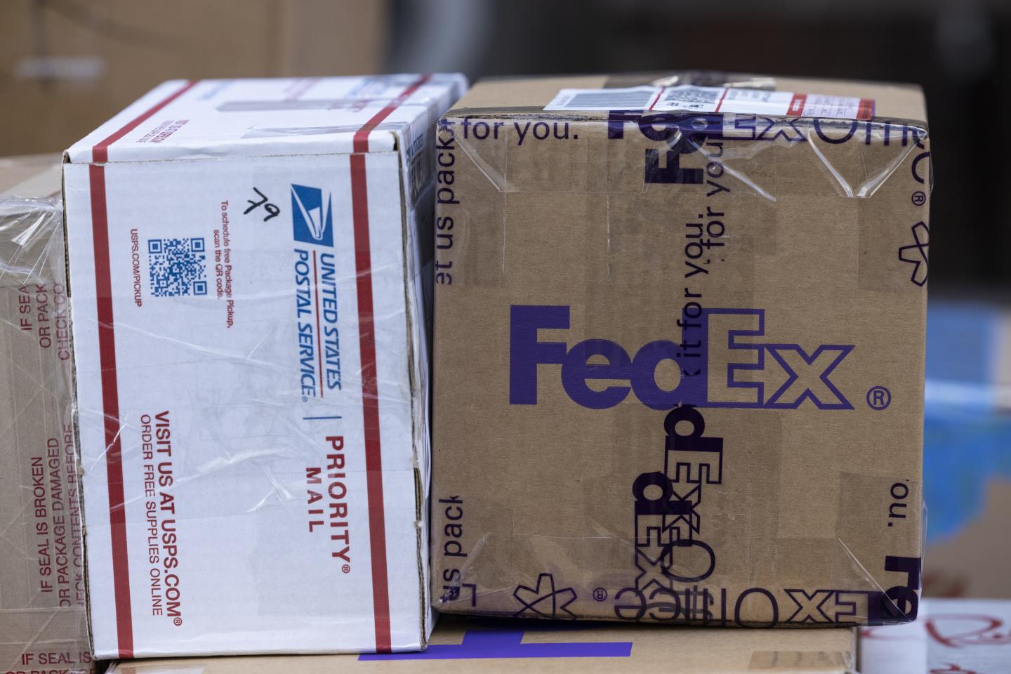 2021 holiday shipping deadlines loom for FedEx, UPS, and USPS