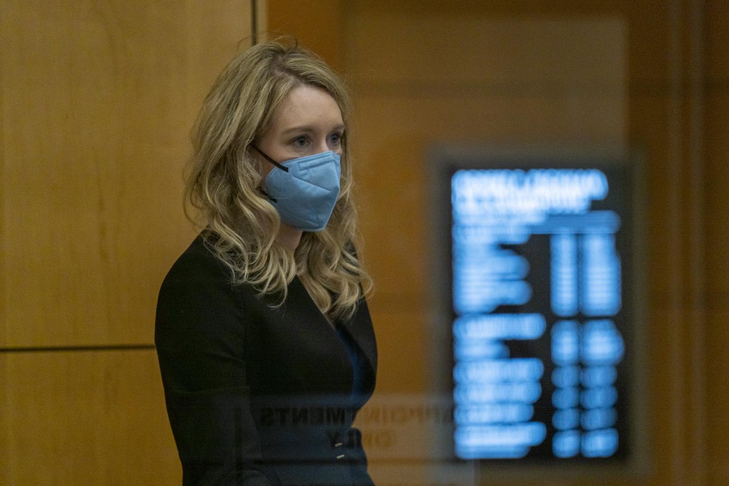 Elizabeth Holmes concedes mistakes—to a point