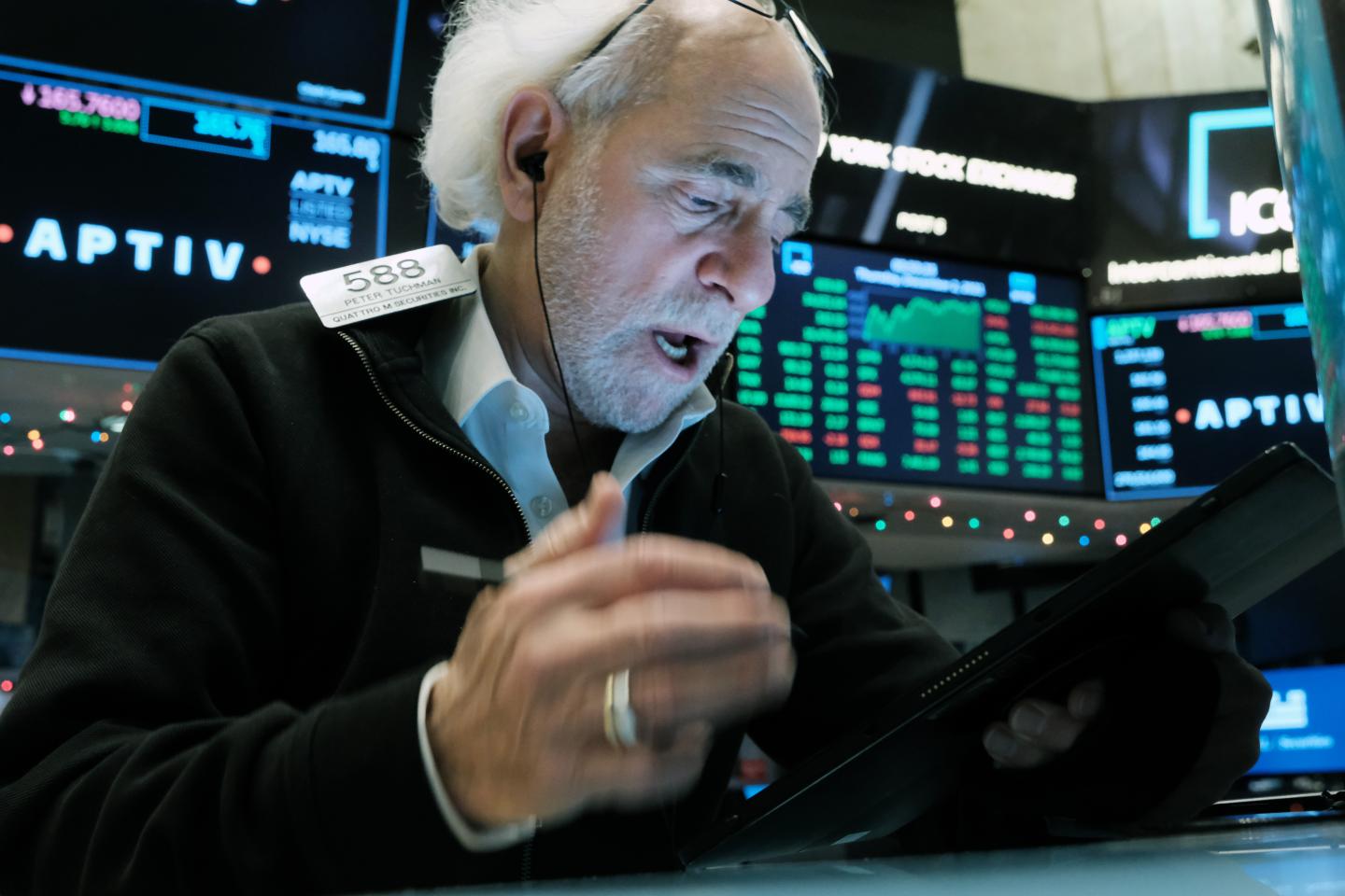 Global stocks rebound as investors shrug off the Omicron risk. Crypto pain continues