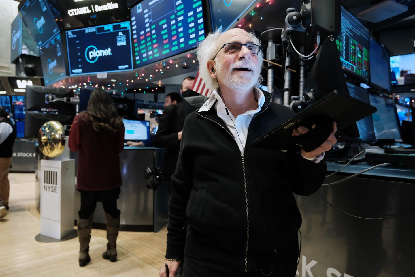 U.S. stocks shrug off record inflation to post best week since first quarter