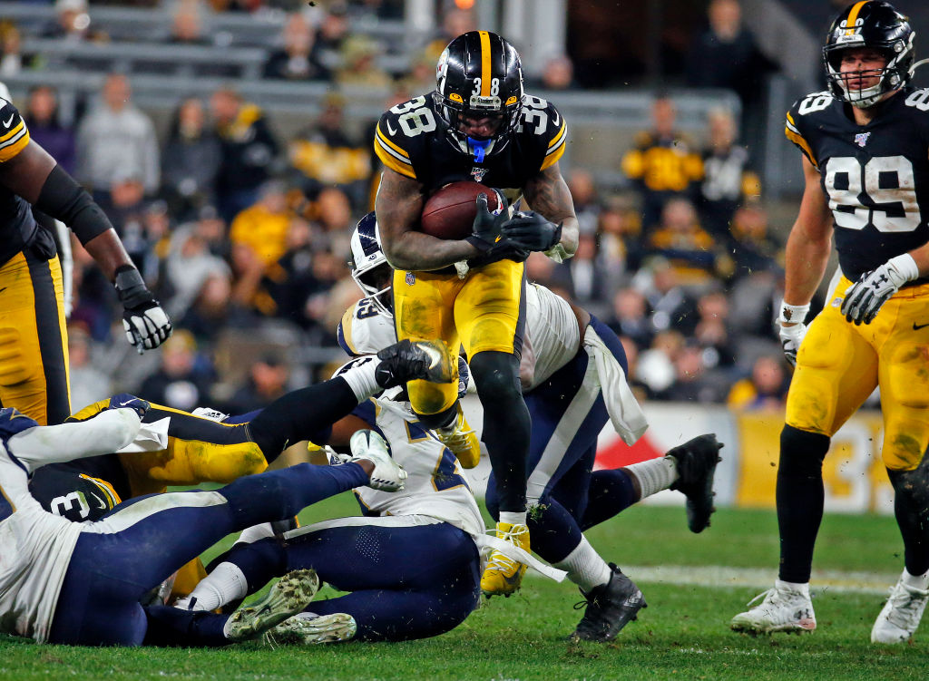 A football game being played in Pittsburgh.