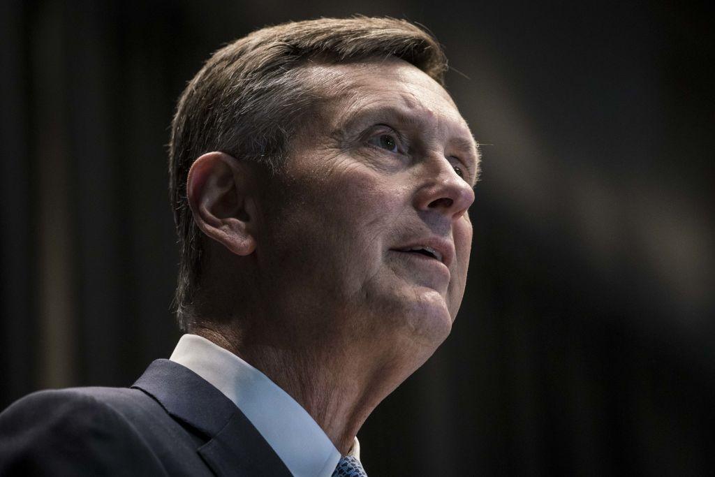 Fed’s vice chair to leave two weeks early amid stock trading scandal