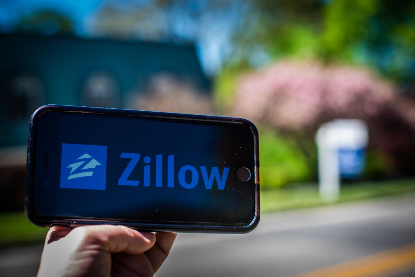 Wall Street profits on Zillow’s woes by gobbling up starter homes, investigation finds