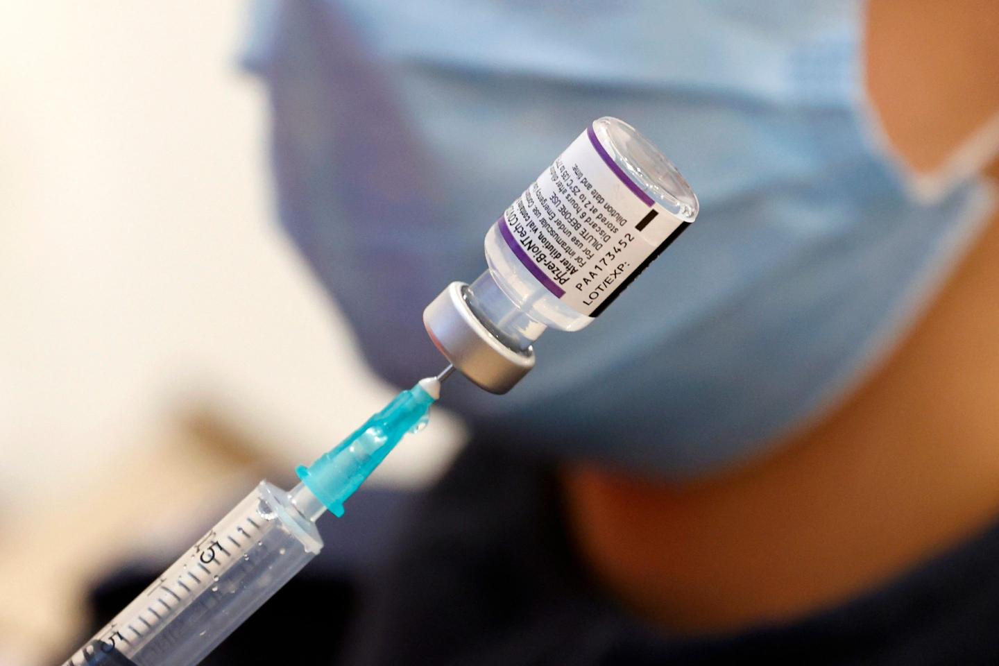 A fourth Pfizer dose doesn’t do enough to prevent an Omicron infection, shows Israeli trial
