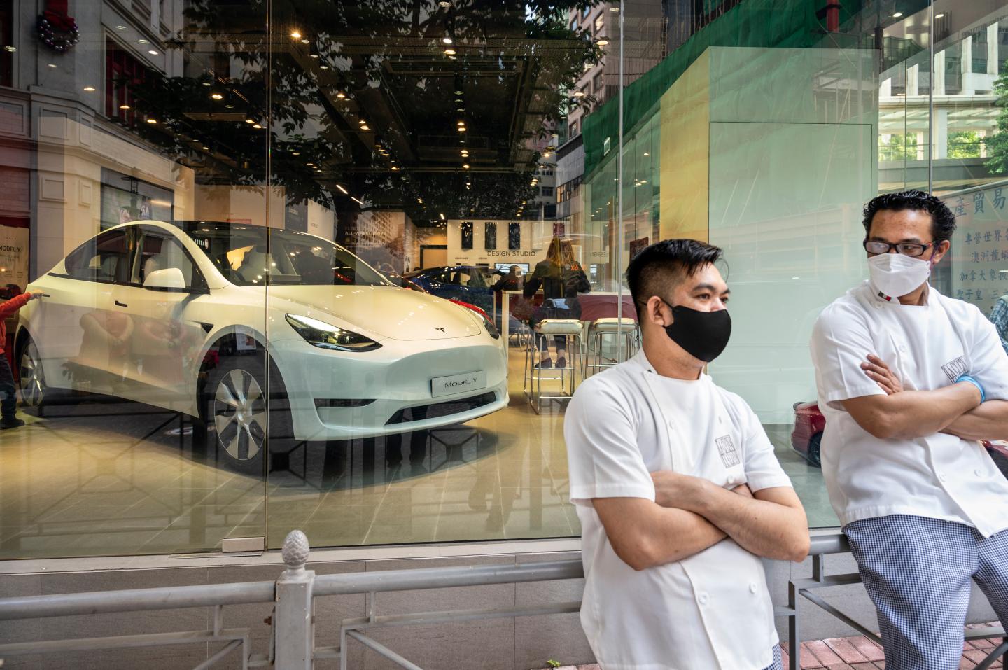 Teen hacker says he’s found way to remotely control 25 Tesla EVs around the world