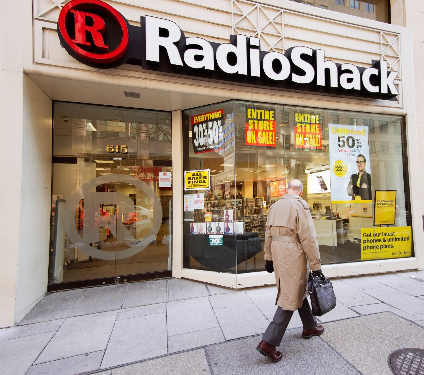 RadioShack storefront