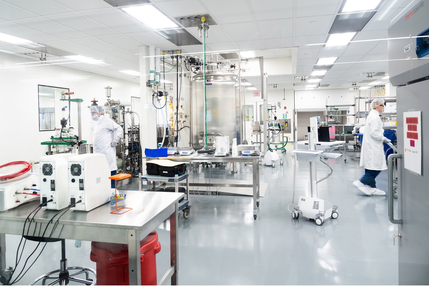 CLEAN ROOM Inside a laboratory at Moderna’s facility in Norwood, Mass., outside Boston, where researchers are working on adapting its SpikeVax for new variants.
