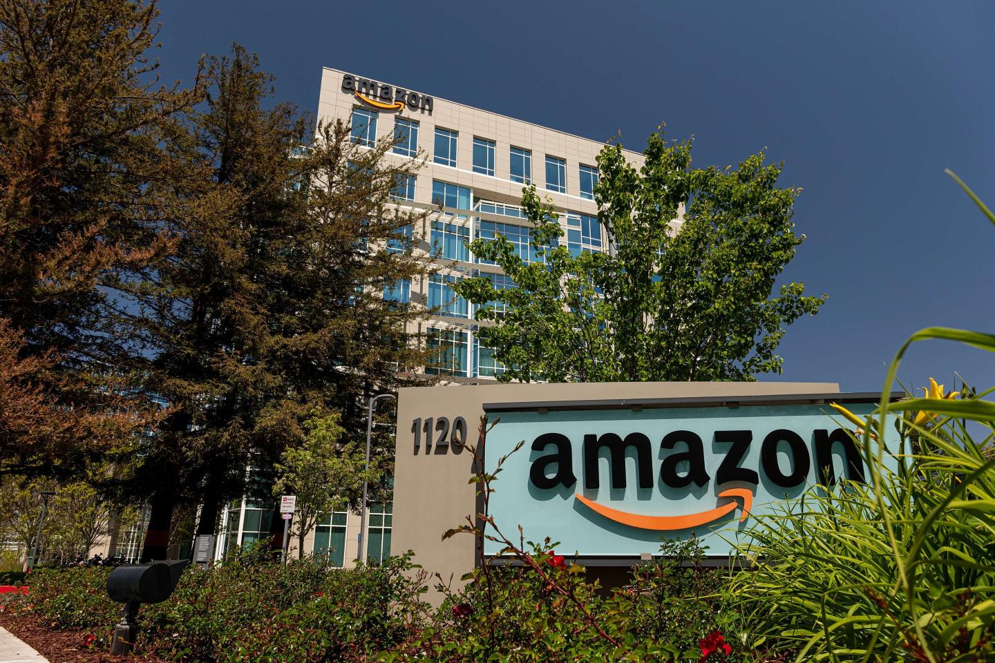Amazon more than doubles its maximum base salary to $350,000 as it struggles to hire and retain talent