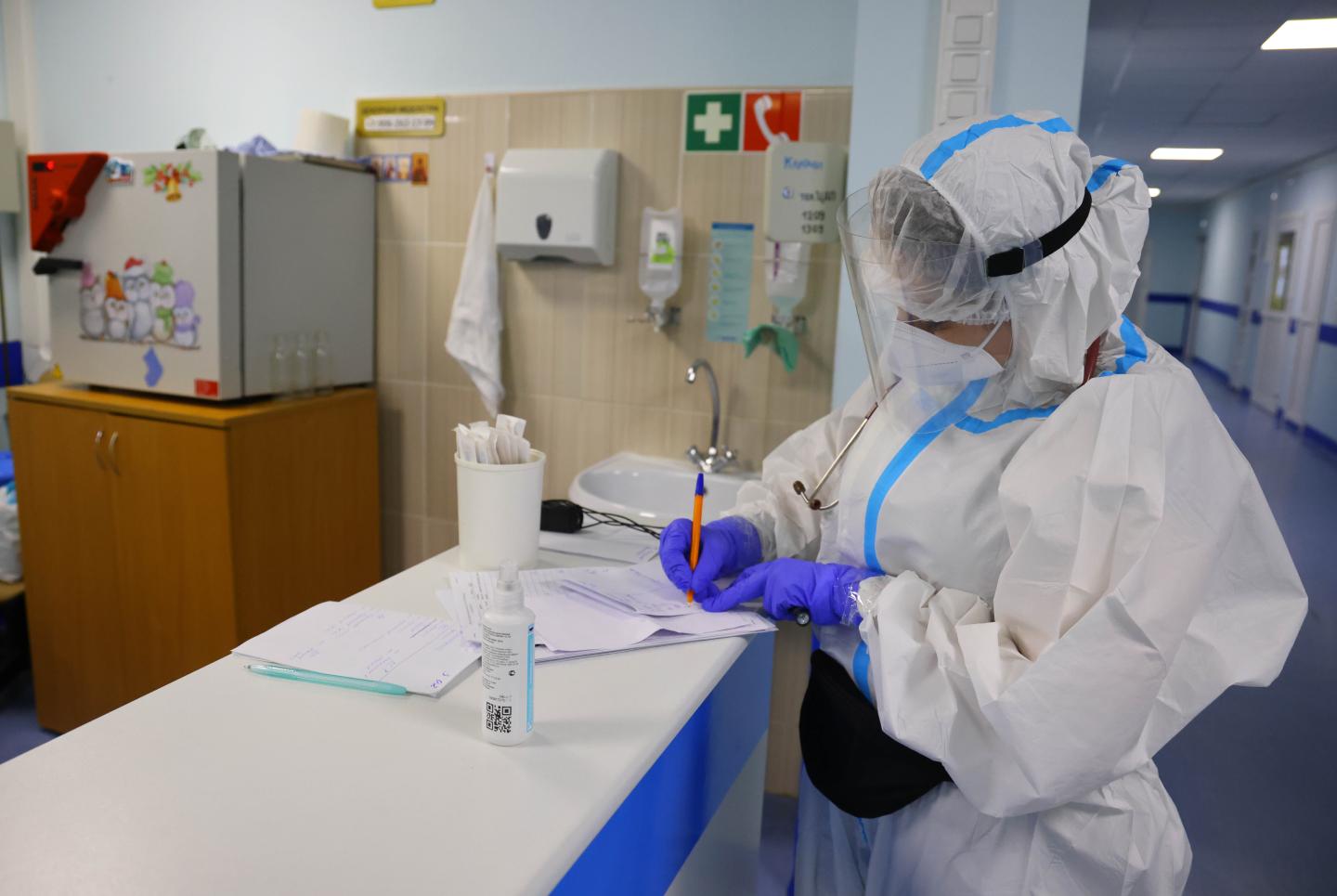 A health care worker in St. Petersburg, Russia