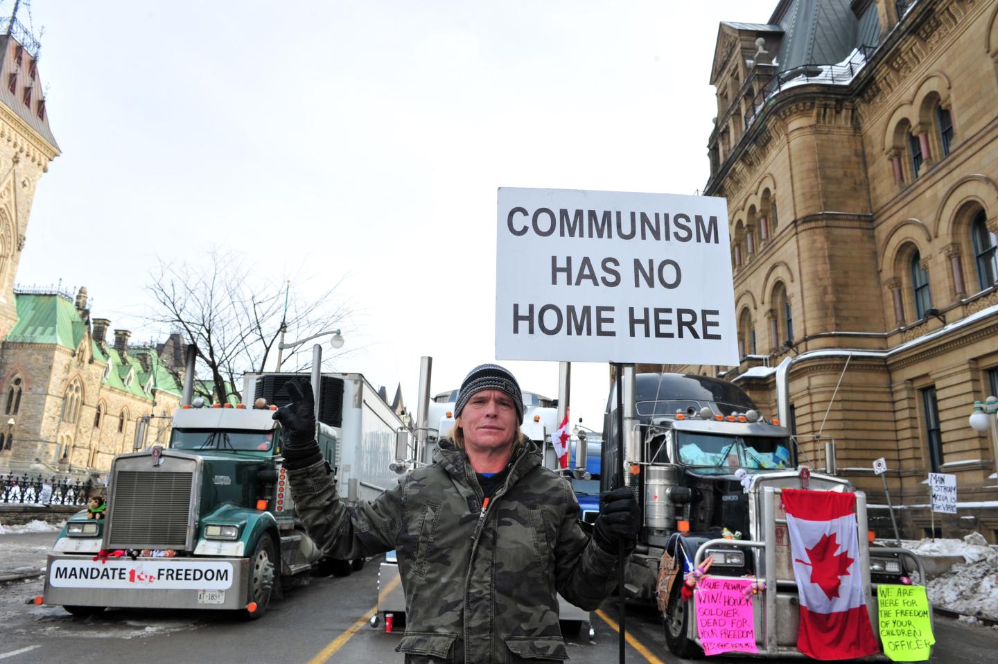 Canada’s ‘Freedom Convoy’ protesters block 2 more bridges to the U.S. in defiance of Trudeau’s new Emergencies Act powers