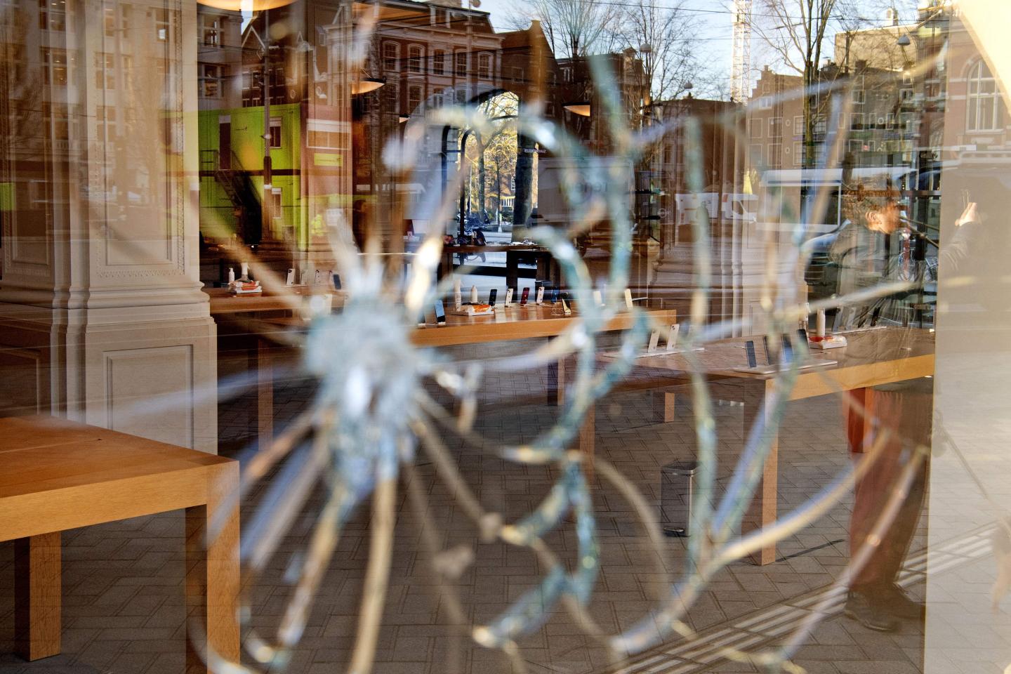 Gunman who took hostages at Apple Store in Amsterdam demanded $227 million in crypto ransom