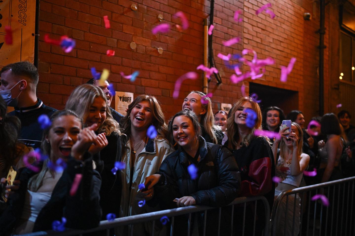 Scots celebrate nightclubs reopening