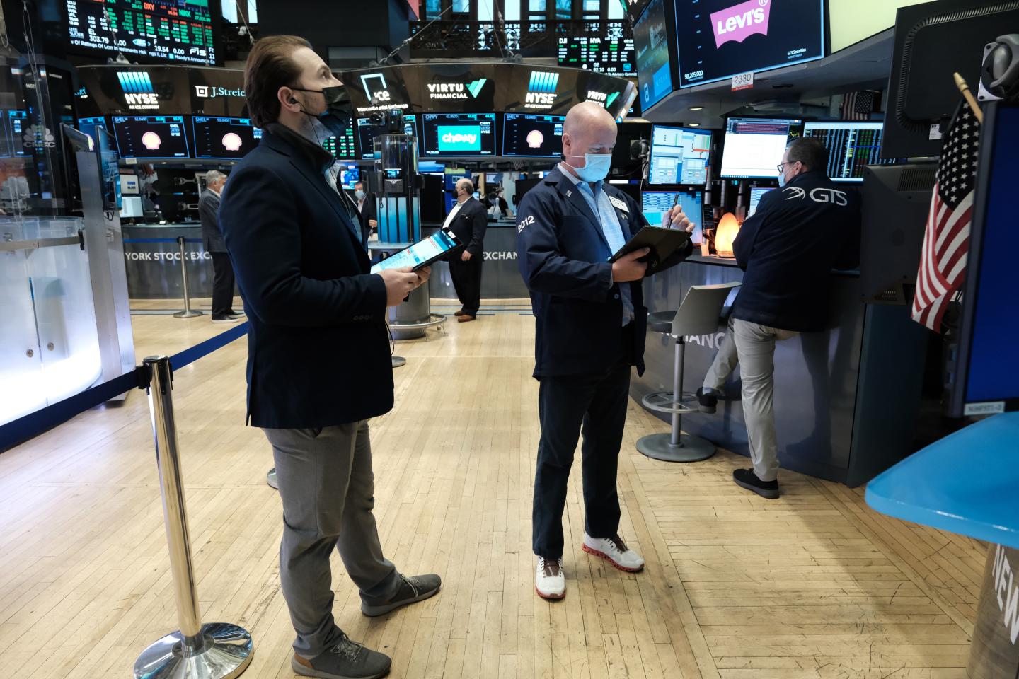 Bitcoin and crypto assets flatline even as the February markets rally pushes higher