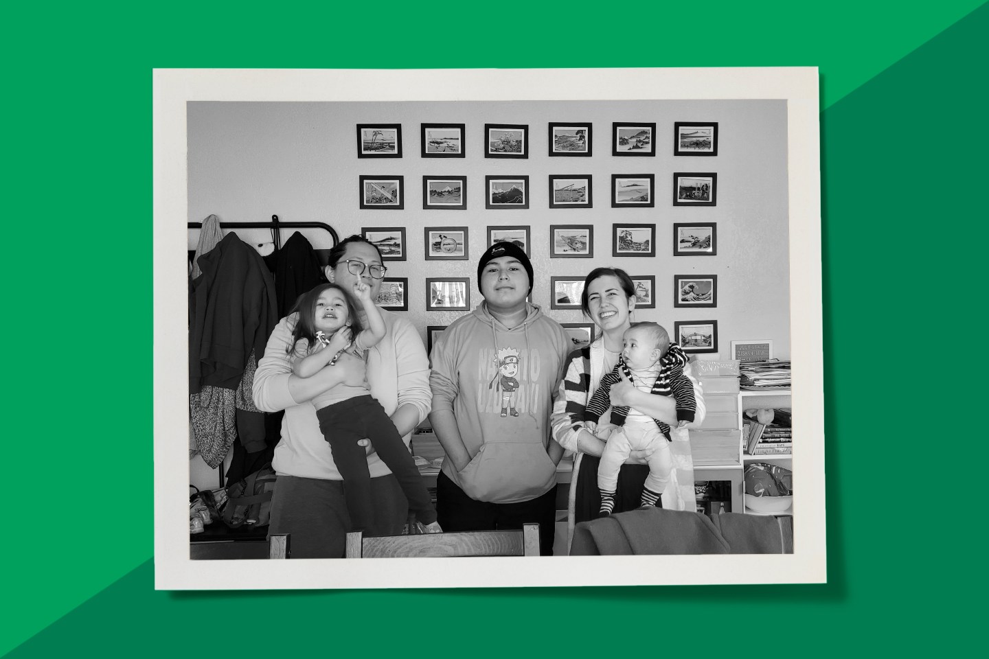 Portrait of the Mendiola family.