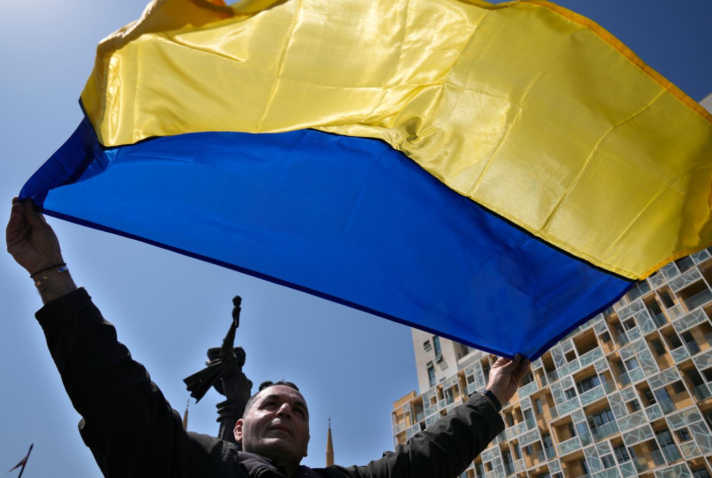 Ukraine intel: Russia may try to split country