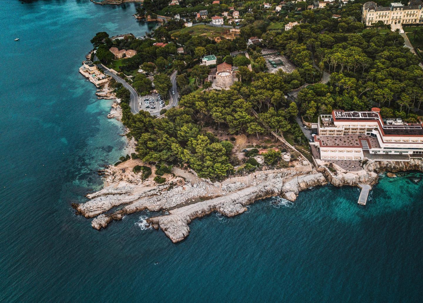 Russian oligarchs flocked to the Bay of Billionaires and Cap d’Antibes. Now their French Riviera mansions are in the sanctions spotlight