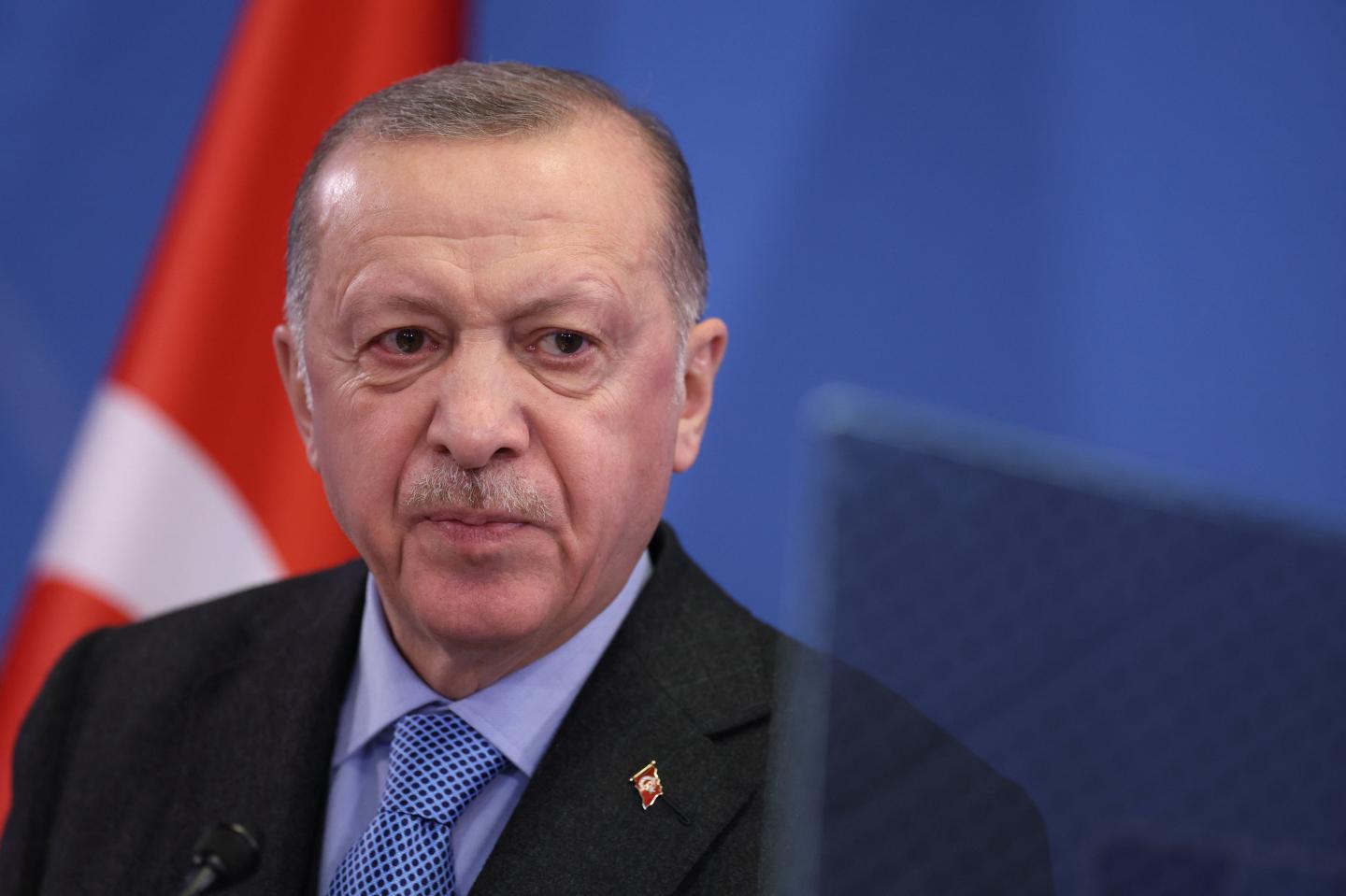 Erdogan urges cease-fire in call with Putin