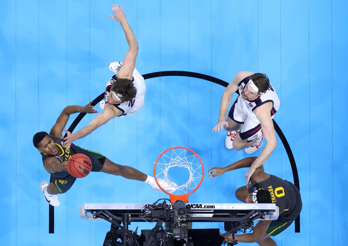 Here’s how to watch the 2022 NCAA tournament men’s finals for free—and without cable
