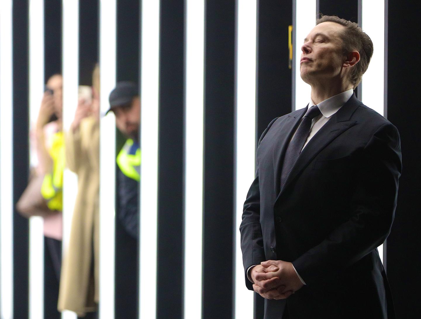 Musk wants to start selling Tesla’s A.I.-powered humanoid robot next year, but his A.I. chief just went on sabbatical