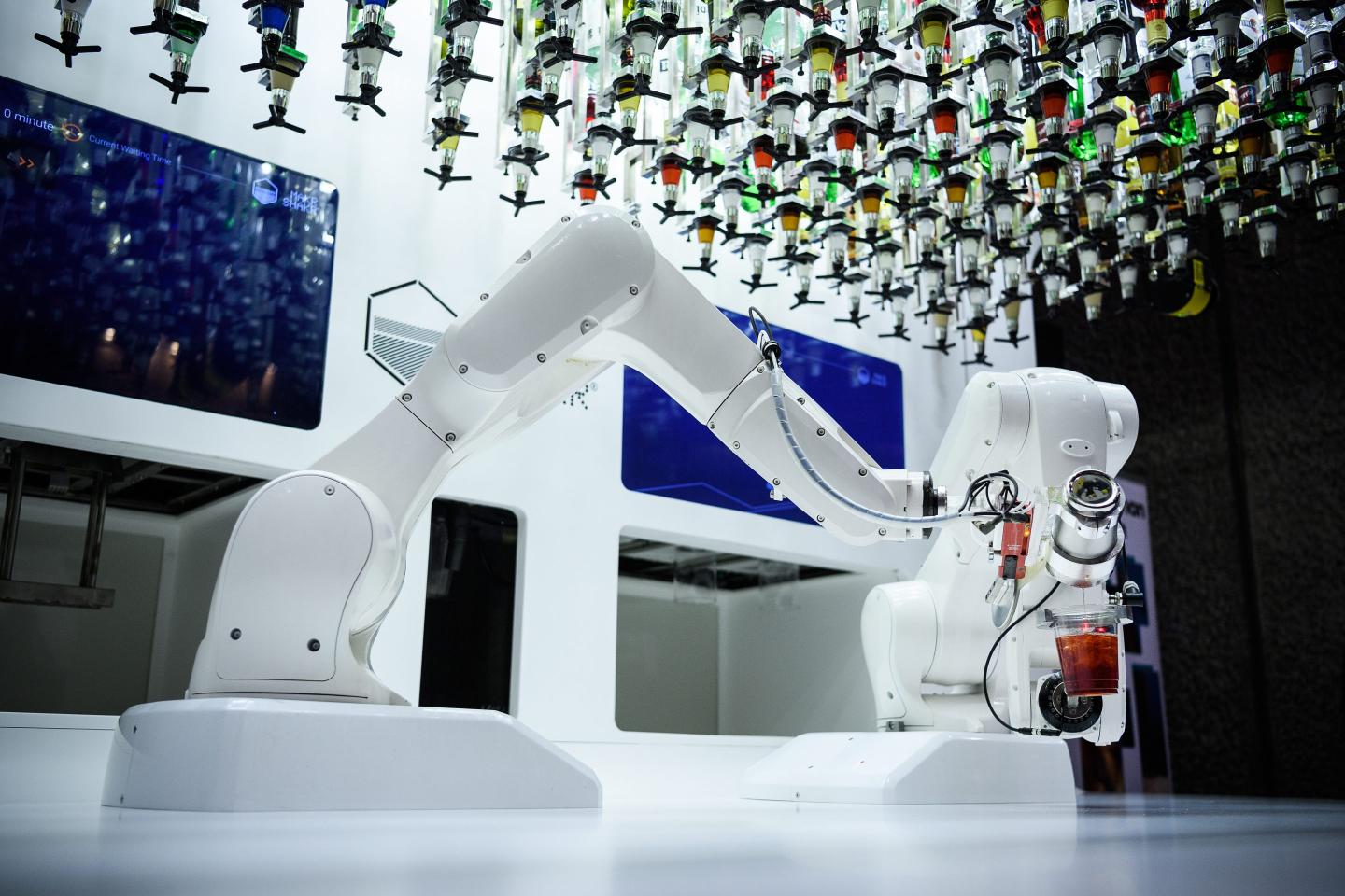 A cocktail-making “robot”