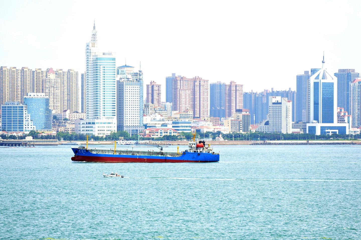 Oil tankers with millions of barrels of crude from Russia, Iran and Venezuela are piling up off China—but sanctions aren’t the problem