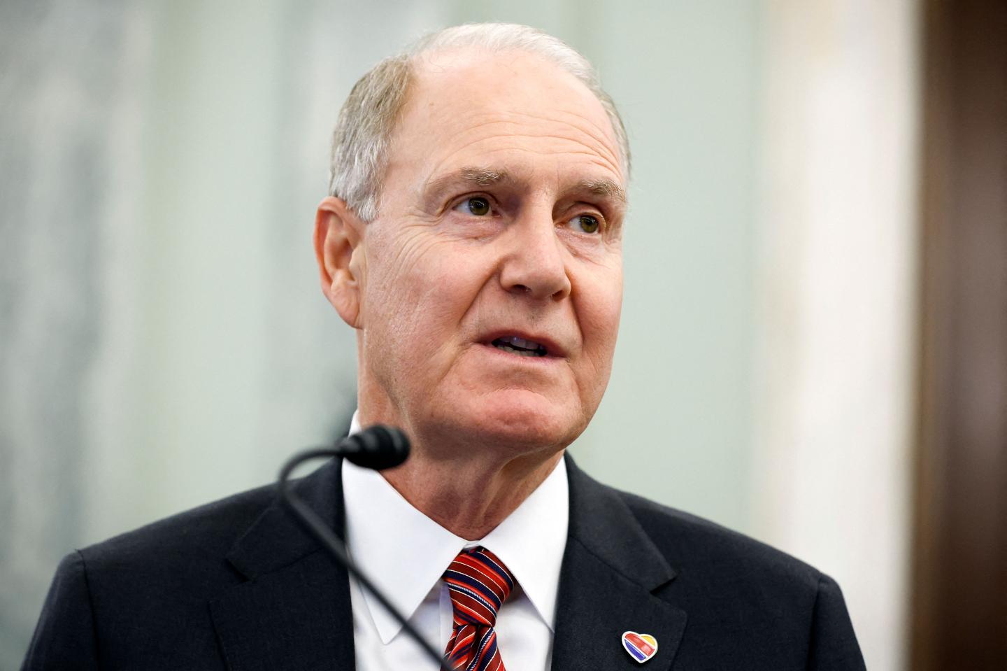 Southwest Airlines CEO Robert E. Jordan.