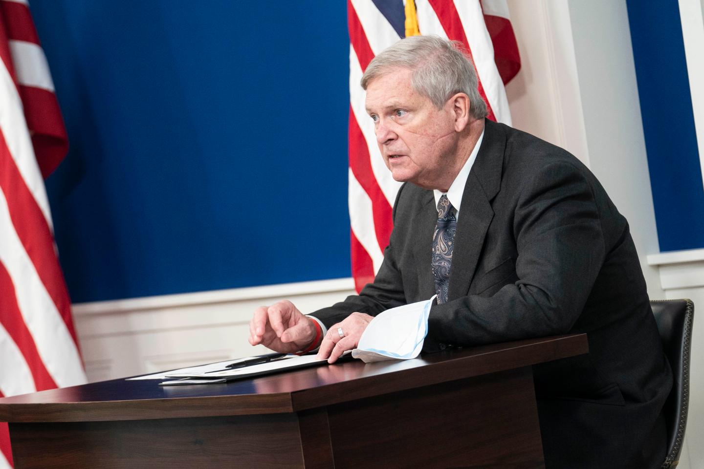 USDA’s Vilsack tests COVID-positive in latest Washington case