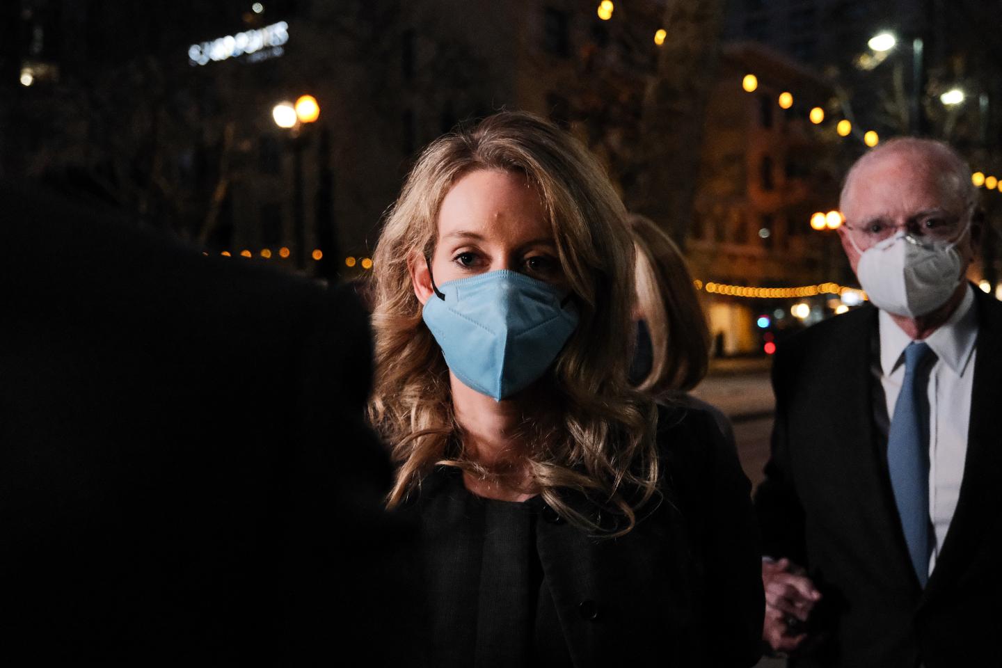 Elizabeth Holmes prosecutors push back on her bid for new trial